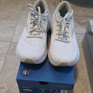 Brooks Ghost 16 White Sneakers